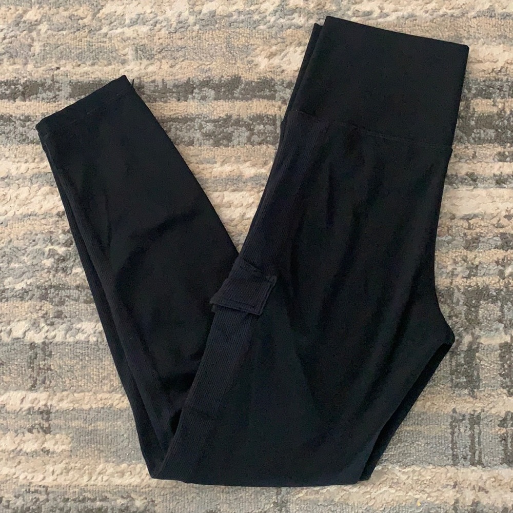 Sold*****Offline Cargo Pocket Leggings